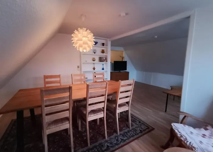 Apartment Centrally Located Charming Townhouse - 2nd Floor *